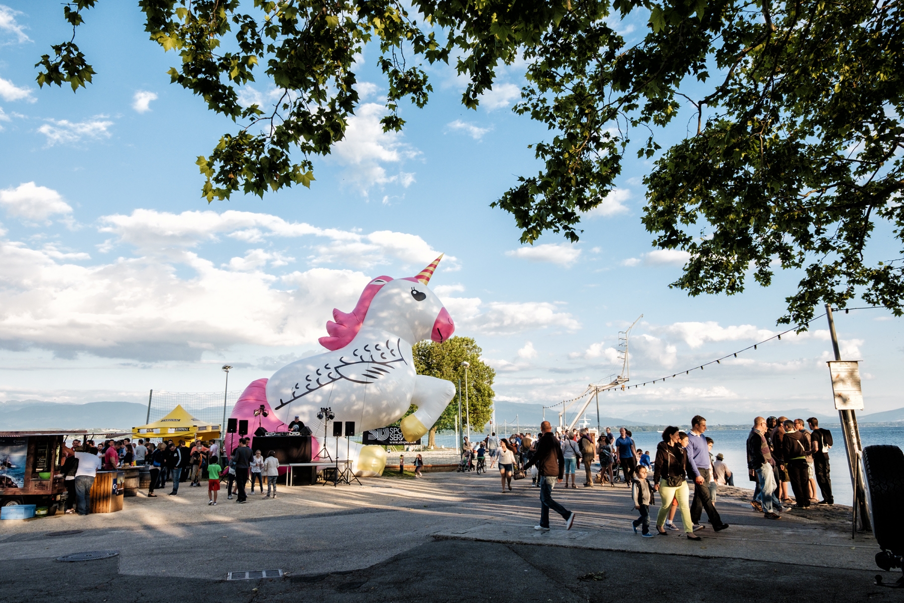 La licorne était l'un des symboles de la Fête de la musique de Nyon en 2015