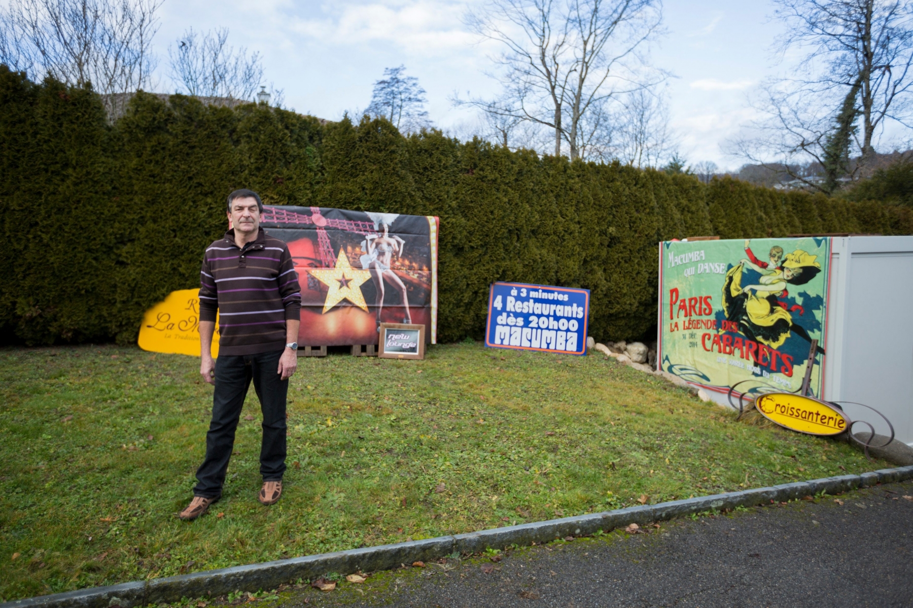 Genolier, lundi 21 décembre 2015

Portrait d'Alain Gérard avec différents objets qu'il a acheté à la discothèque Macumba à Genolier



Sigfredo Haro Portrait Alain Gérard, Genolier