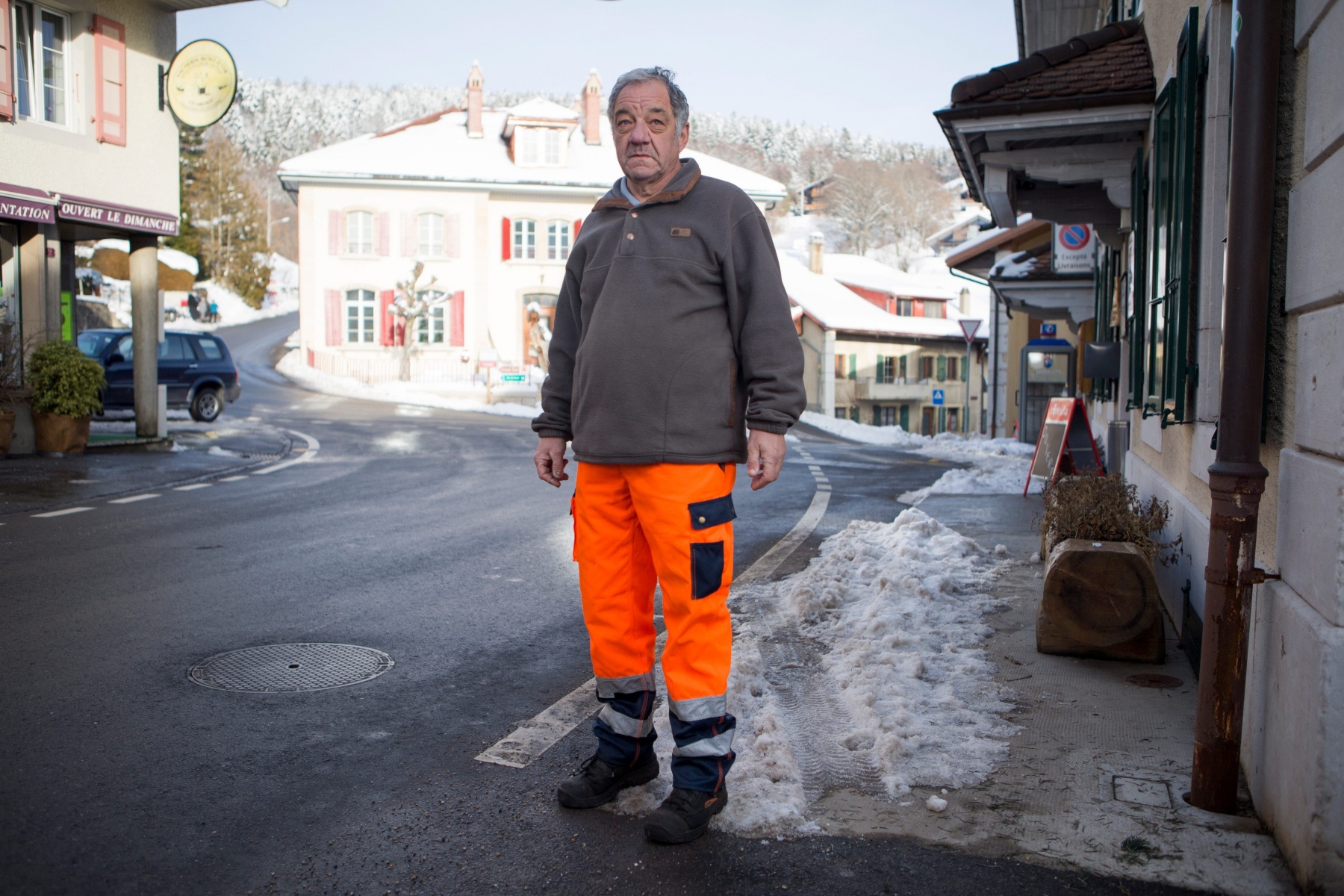 Saint-George, vendredi 22 janvier 2016

Portrait de Marcel Aubert, huissier du village de Saint-George



Sigfredo Haro Portrait Marcel Aubert, Saint-George