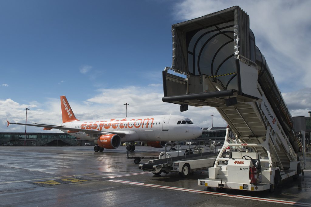 Tous les passagers ont été débarqués de l'appareil pour une inspection.