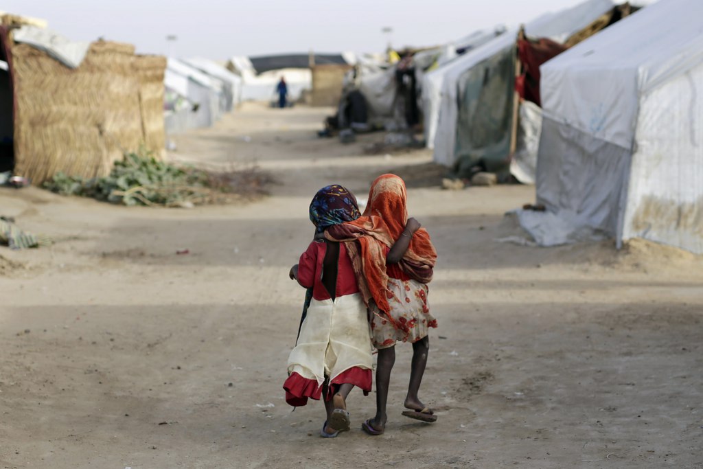 Dans les camps de déplacés, les enfants séparés de leurs parents sont des proies faciles.