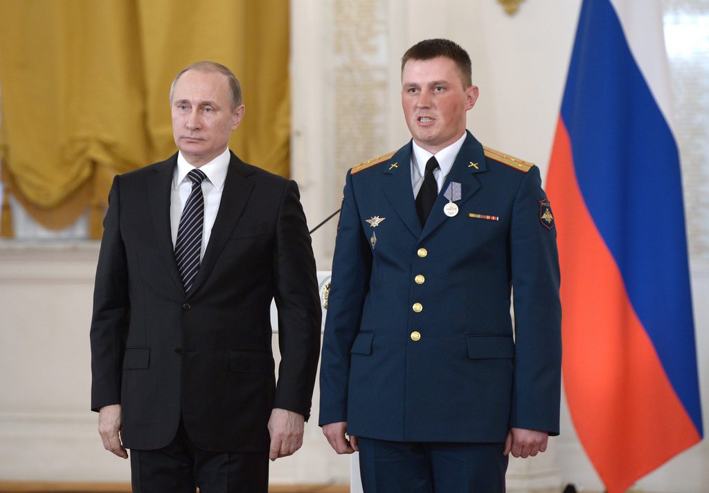 Le président Vladimir Poutine a personnellement remis certaines des distinctions aux soldats russes.