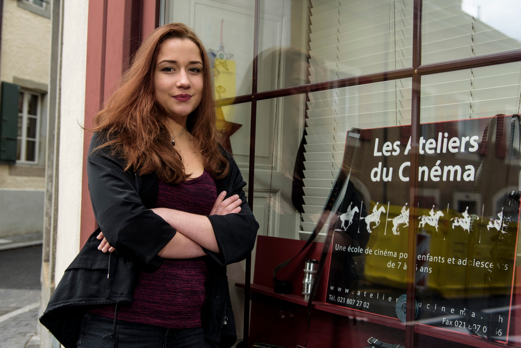 Aubonne, le 29 mars 2016, portrait de Morgane Herbez, jeune rv©alisatrice de 18 ans qui a revßu 2 prix, devant "Les Ateliers du Cinv©ma", photos Cv©dric Sandoz