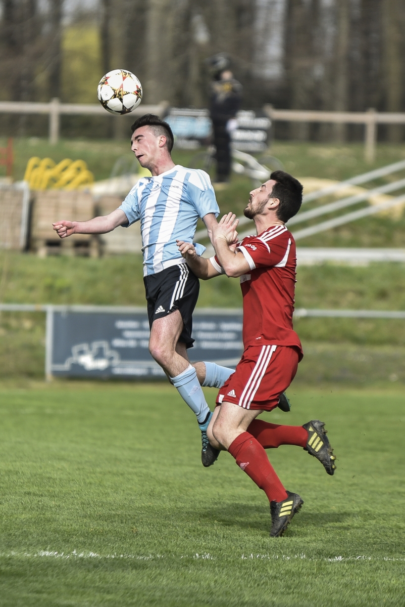 Echichens, samedi 02.04.2016, Grand Record, Football 2ème ligue, FC Echichens vs FC Béroche-Gorgier, Loris Maillard, photos Cédric Sandoz