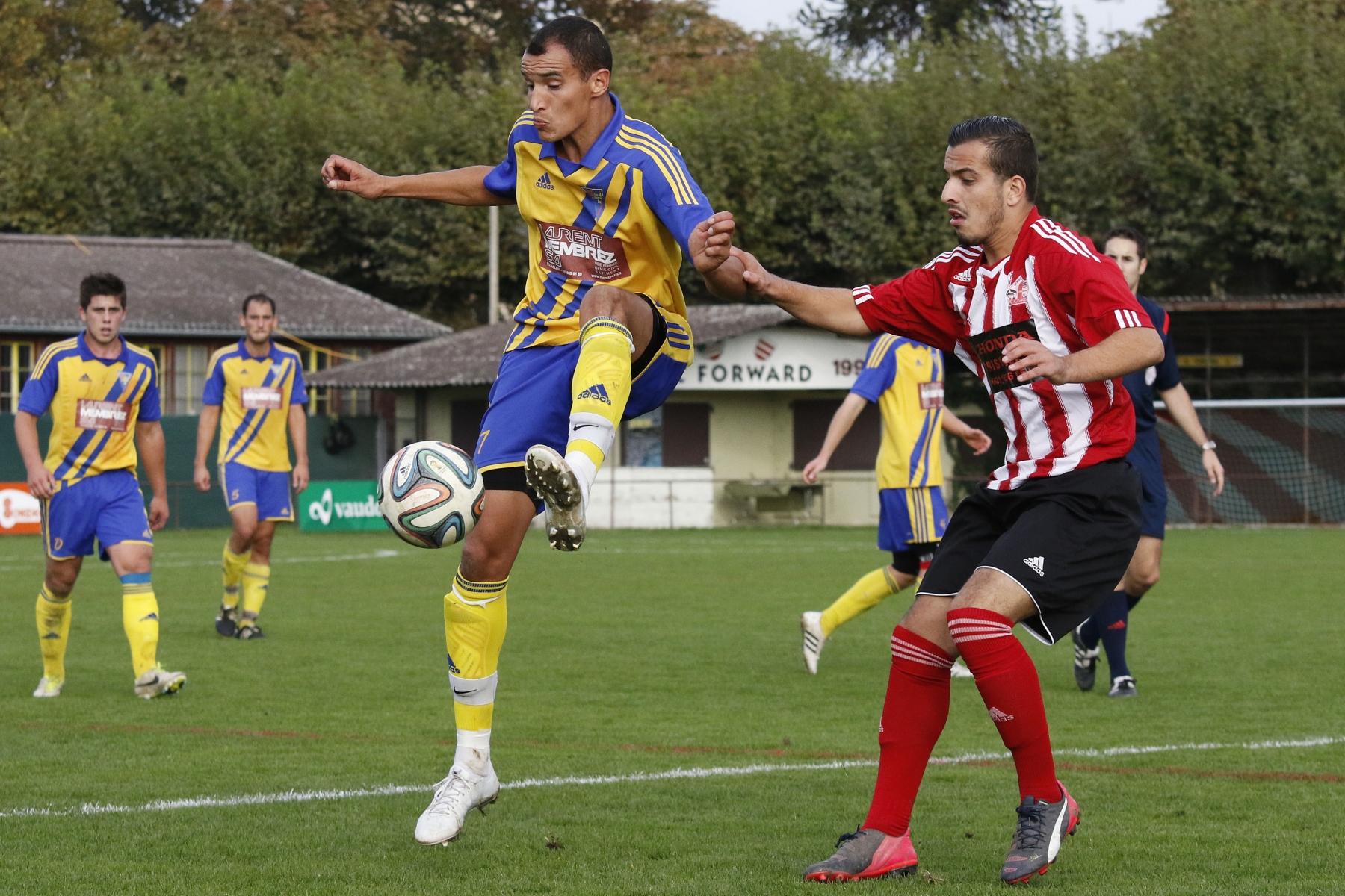 Samy Laubscher s'est fait l'auteur de trois buts lors de la victoire de PdJ face au leader, Champvent.