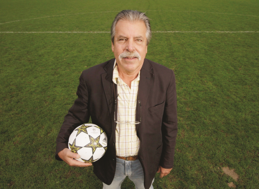 22 octobre 2012: Jean-Marc Bovy pose sur la pelouse de Colovray pour le portrait "Que sont-ils devenus?".