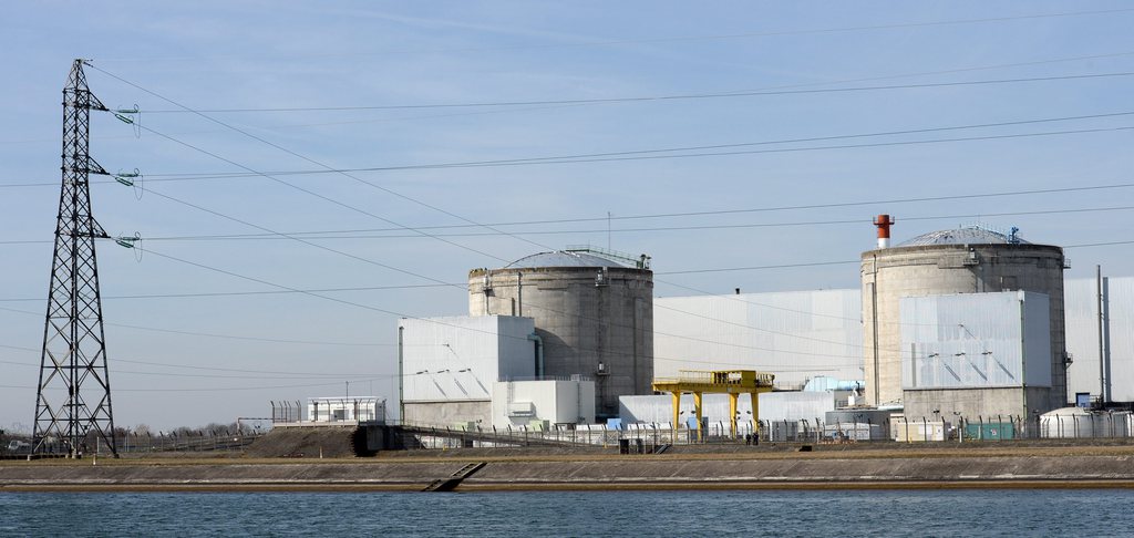 La fermeture de la centrale nucléaire de Fessenheim en Alsace, près de la frontière suisse, a été confirmée lundi à Paris. 