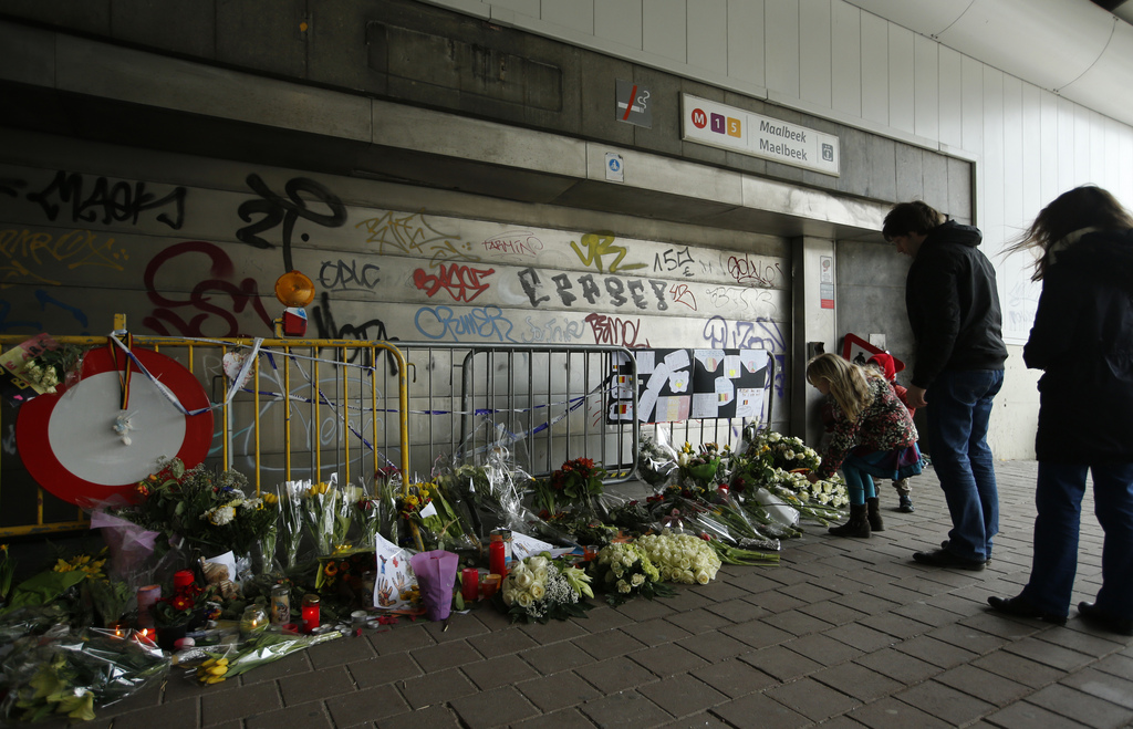 Seize personnes ont trouvé la mort dans la station de métro Maelbeek. Au total, les attentats du 22 mars ont fait 32 victimes et plus de 300 blessés.