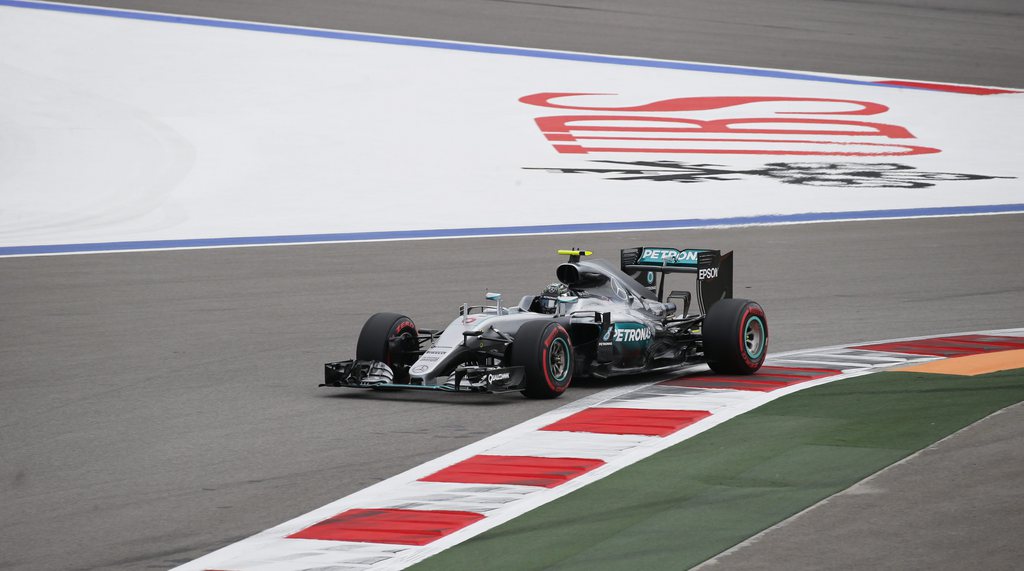 L'Allemand a profité des ennuis de moteur de son coéquipier Lewis Hamilton, qui n'a pas pu participer à Q3.