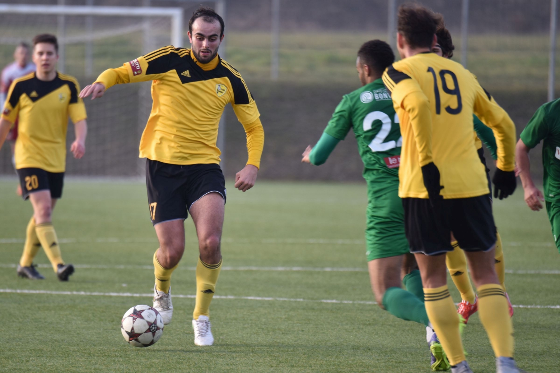 Foot match de preparation Stade Nyonnais Yverdon ici Gentian Bunjaku a Colovray le 6.2.2016 ? photo Michel Perret