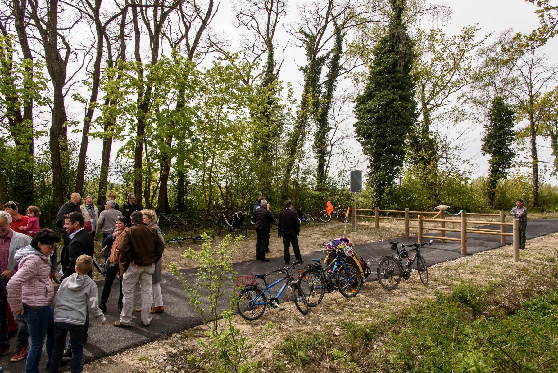 Crassier, samedi 30.04.2016, inauguration de la piste cyclable Crassier-Divonne en présence des autorités, , photos Cédric Sandoz