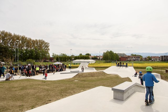 Ce samedi, la population de Crans-près-Céligny découvre son nouveau skatepark.