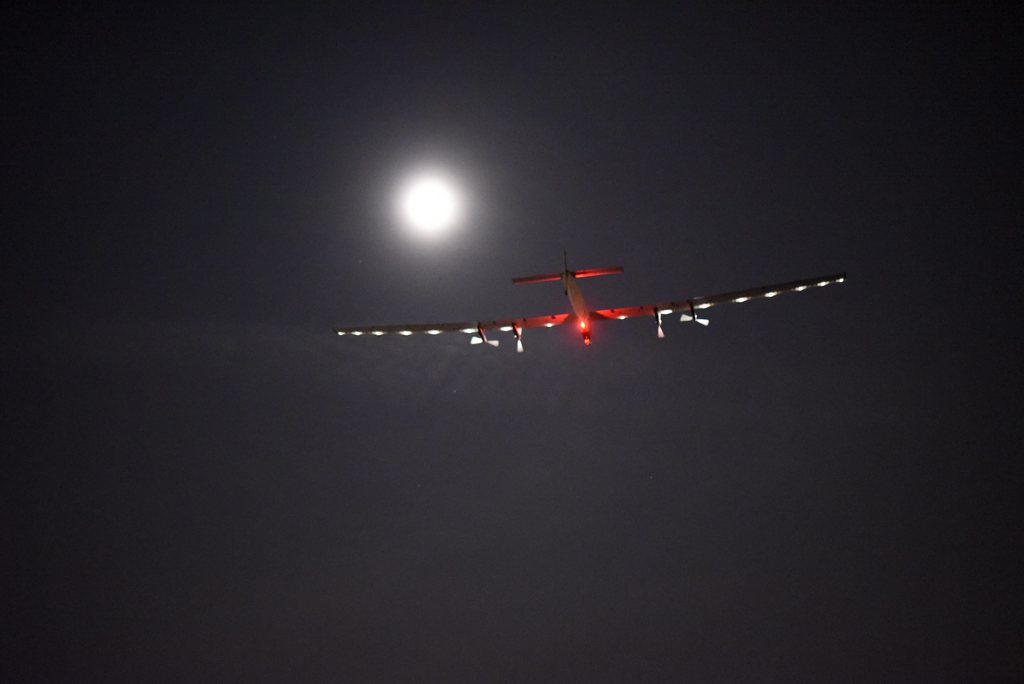 L'avion solaire était piloté par André Borschberg. Bertrand Piccard prendra les commandes pour traverser l'Atlantique.