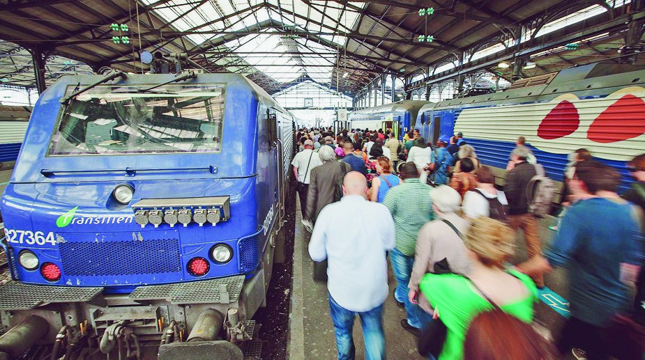 Ambiance à la Gare Saint Lazare, au troisième jour de la grève contre la réforme ferroviaire. 110288