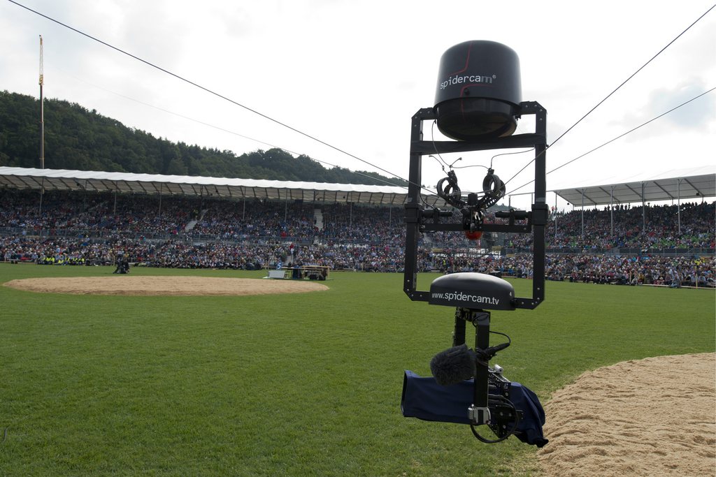 L'EPFZ a mis sur pied un système permettant de surveiller les champs, inspiré par les spidercams.