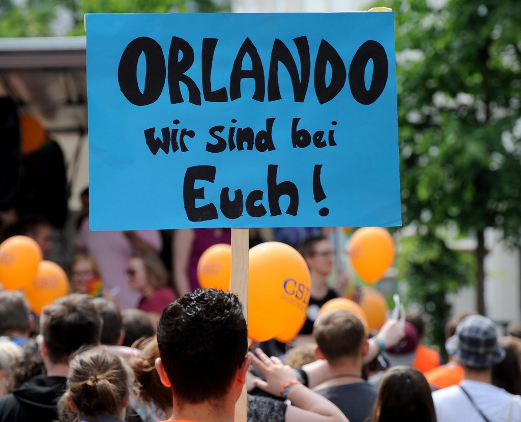 Des centaines de milliers de personnes ont manifesté pour la tolérance dimanche lors de la Gay Pride de Cologne.