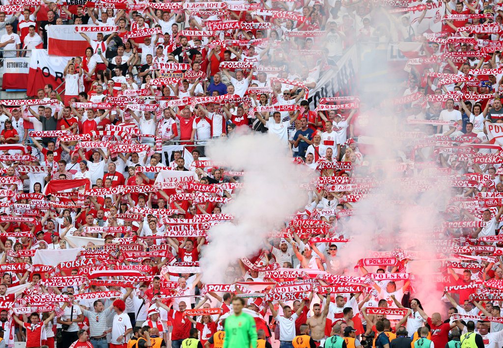 Les supporters polonais ont créé quelques problèmes de sécurité en dehors des stades.