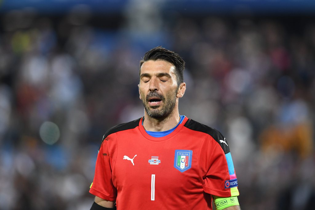 La légende italienne a dit a versé quelques larmes de déception, lors de l'élimination face à l'Allemagne. 