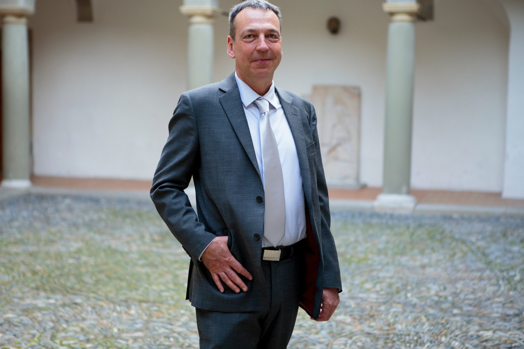 Aubonne, lundi 20 juin 2016

Installation des nouvelles autorités communales d'Aubonne au Château d'Aubonne. Vladimir Mange, président du conseil communal



Sigfredo Haro Installation des nouvelles autorités communales, Aubonne