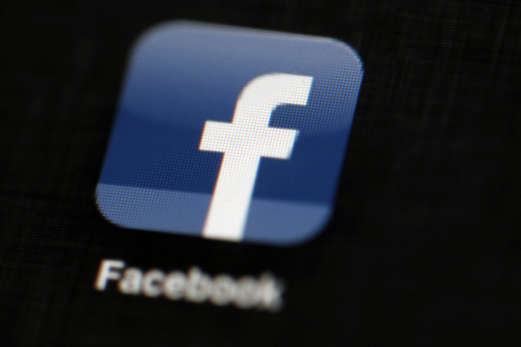 Facebook s'est justifié début juillet en mettant en avant sa politique de signalement des contenus abusifs.