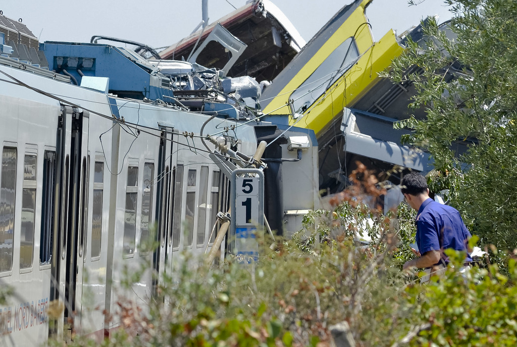 L'accident s'est produit lors d'une collision frontale entre deux convois. Ces trains se trouvaient sur la même ligne ferroviaire locale, un des rares endroits où il n'y a pas de double voie.
