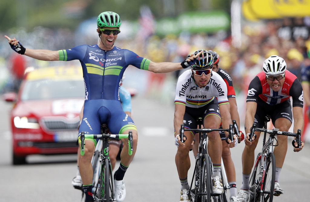 L'Australien Michael Matthews (à gauche) célèbre sa victoire de la 10e étape du Tour de France.