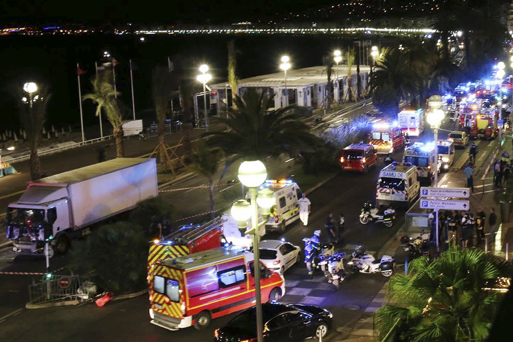 Suite aux attentats de Nice, les élus français ont décidé de prolonger l'état d'urgence, instauré après les attaques sur Paris à fin 2015.