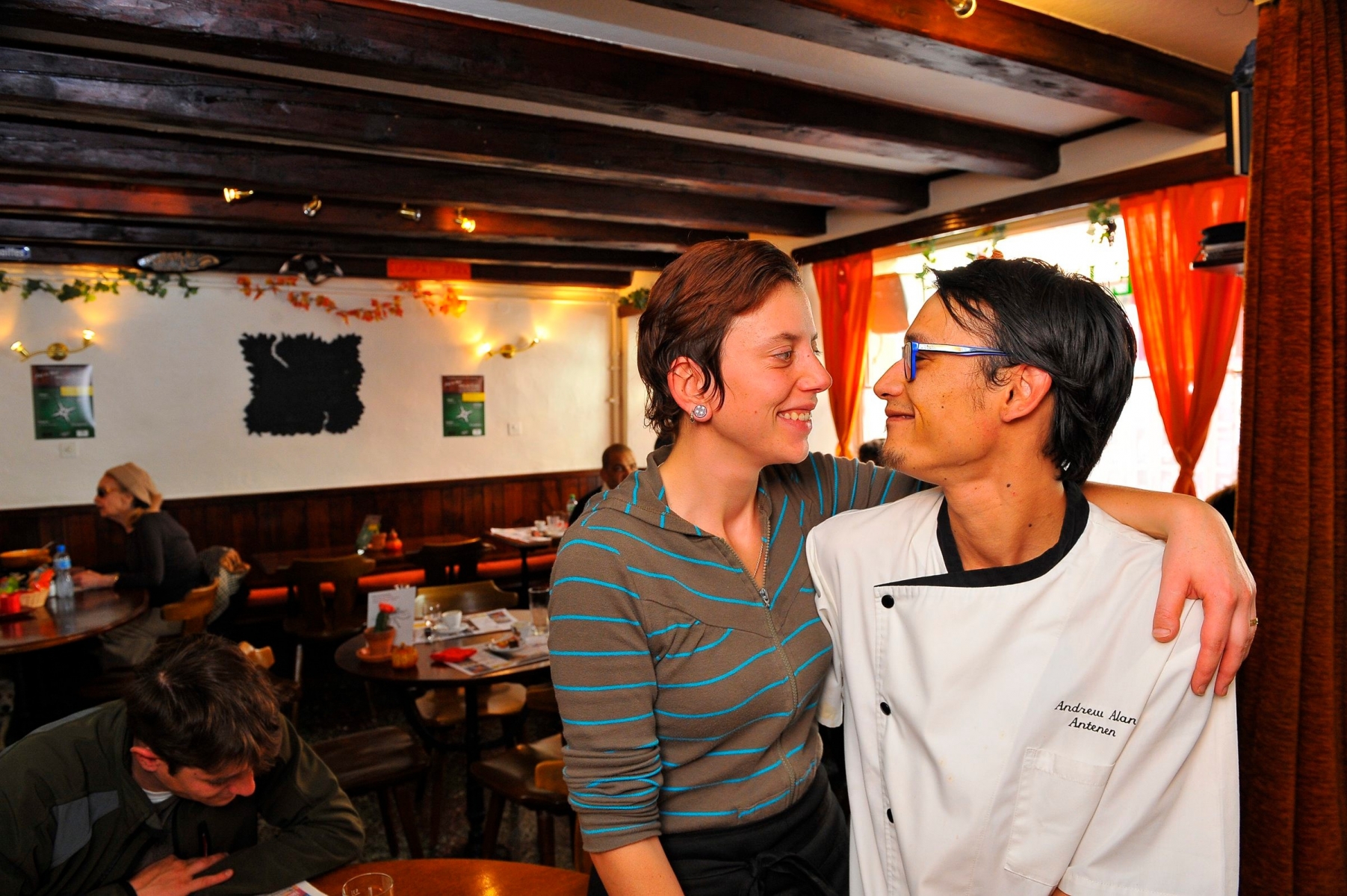 17.10.2013. Rolle. Cafe du Nord. Aline et Andrew. photo Tatiana Medvidchuk-Huf.