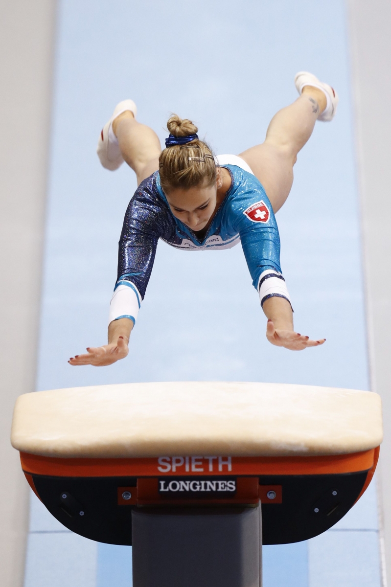 ALS VORSCHAU ZU DEN OLYMPISCHEN SOMMERSPIELEN IN RIO VOM 5. BIS 21. AUGUST 2016 STELLEN WIR IHNEN FOLGENDES BILDMATERIAL ZU DEN SCHWEIZER TEILNEHMERN UND TEILNEHMERINNEN  ZUR VERFUEGUNG - Switzerland's Giulia Steingruber performs on the vault during the Women's Apparatus Finals at the European Men's and Women's Artistic Gymnastics Championships at the Postfinance Arena in Bern, Switzerland, Sunday, June 5, 2016. (KEYSTONE/Peter Klaunzer)