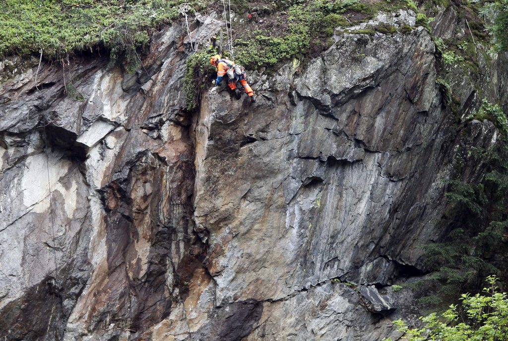 Le 5 juin, entre 2000 et 3000 m3 de roche se sont détachés de la falaise.