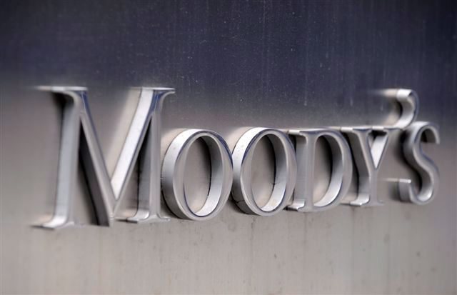 Moody's a mis 17 banques allemandes en perspective "négative".