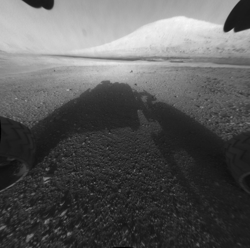 Le Mont Sharp, une montagne culminant à 5000 mètres, sera gravie par Curiosity.