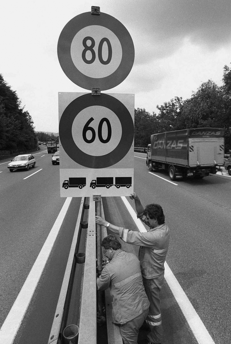 Il y a environ un an, M. Reinhardt avait été flashé par un radar alors qu'il circulait avec son véhicule privé à 86 km/h sur un tronçon limité à 60 km/h.