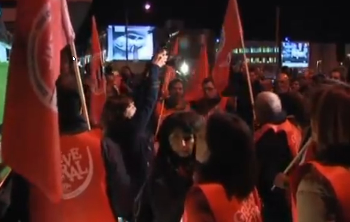 Plusieurs milliers de personnes ont défilé samedi dans les rues de Lisbonne à l'appel de la CGTP, principale confédération syndicale portugaise. Elles ont protesté contre la politique d'austérité menée par le gouvernement de centre-droit sous l'égide de l'UE et du Fonds monétaire international (FMI).