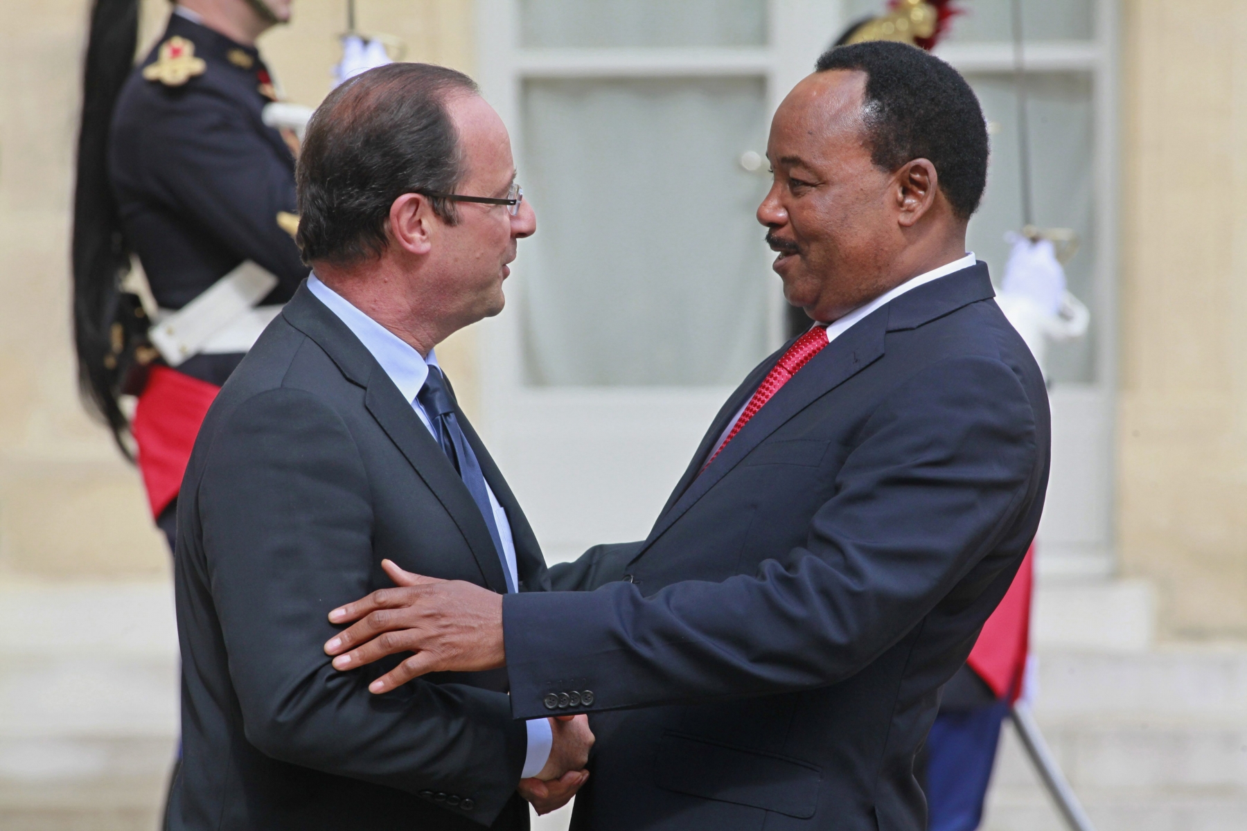 François Hollande et le président du Niger Mahamadou Issoufou à l'Elysée en ce matin du 11 juin 2012.