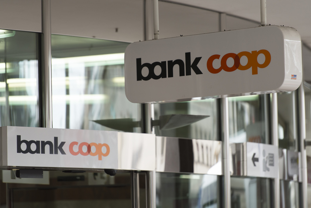 La Banque cantonale bâloise, maison mère de la banque Coop, n'a pas voulu faire de commentaires mardi sur cette affaire.