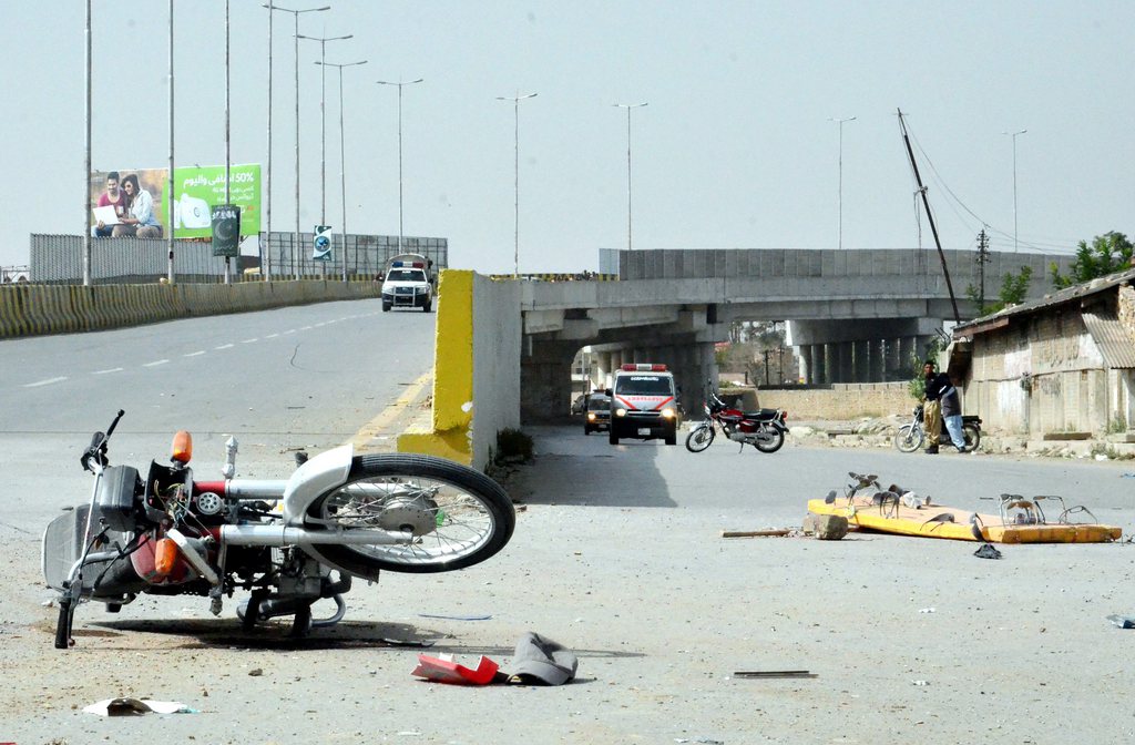 Les infrastructures routières sont bien souvent en mauvais état au Pakistan.