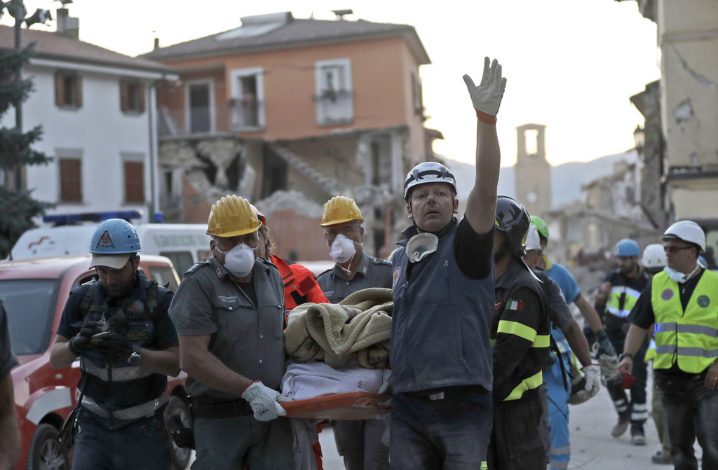 Le nombre de morts continue d'augmenter en Italie.