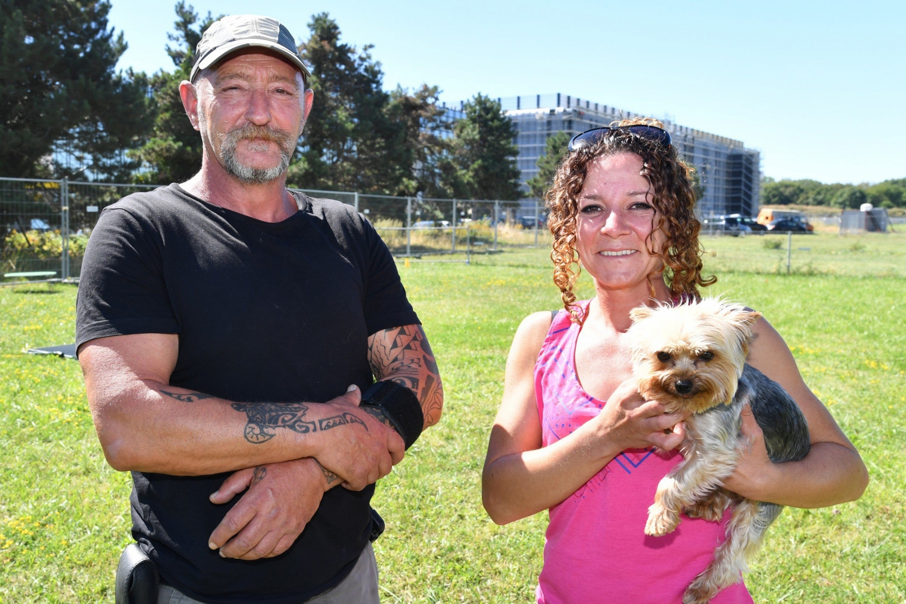 Centre canin aux Avouillons mise a l'enquete ici  Patrick Schlaefli et Dominique Schwaln Gland le 23.8.2016 © photo Michel Perret Centre_canin_aux_Avouillons_Gland_23_8_2016