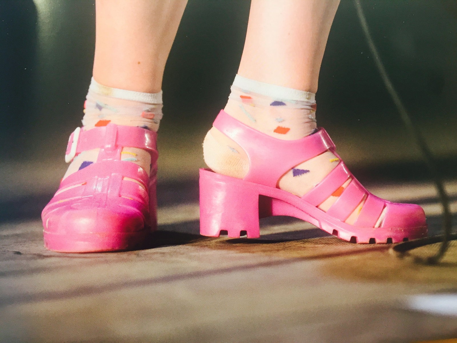 Les pieds de Luce sur la scène du Détour à Paléo en 2015.