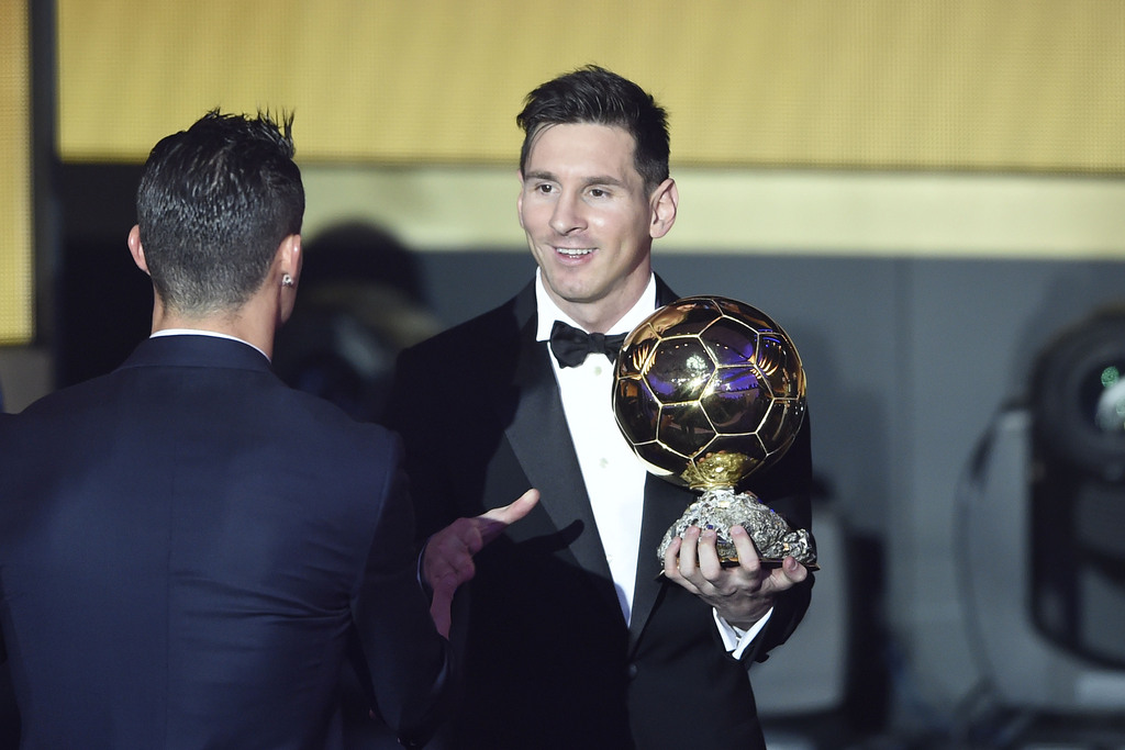 Leo Messi et Cristiano Ronaldo se donneront certainement rendez-vous à Londres et non plus à Zurich, pour le prochain Ballon d'Or.