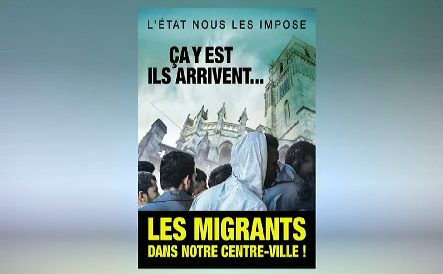 Les affiches comparent les migrants à des envahisseurs.