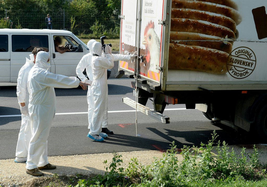 Le 27 août 2015, la police autrichienne avaient découvert des dizaines de corps dans le compartiment étanche d'un camion frigorifique abandonné sur une autoroute à Parndorf, près de la frontière hongroise.