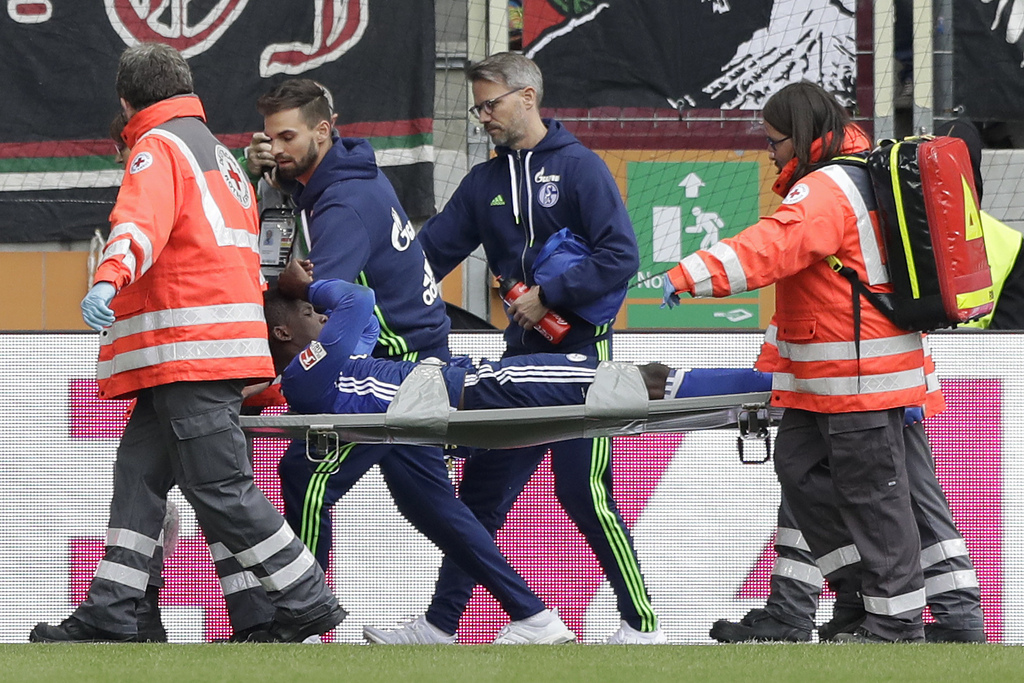 Breel Embolo a quitté la pelouse sur une civière.