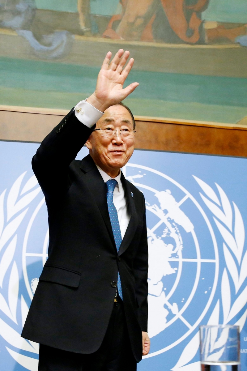UN Secretary-General Ban Ki-moon says goodbye after the press conference, at the European headquarters of the United Nations in Geneva, Switzerland, Monday, October 3, 2016. (KEYSTONE/Magali Girardin) SCHWEIZ UNO BESUCH BAN KI-MOON