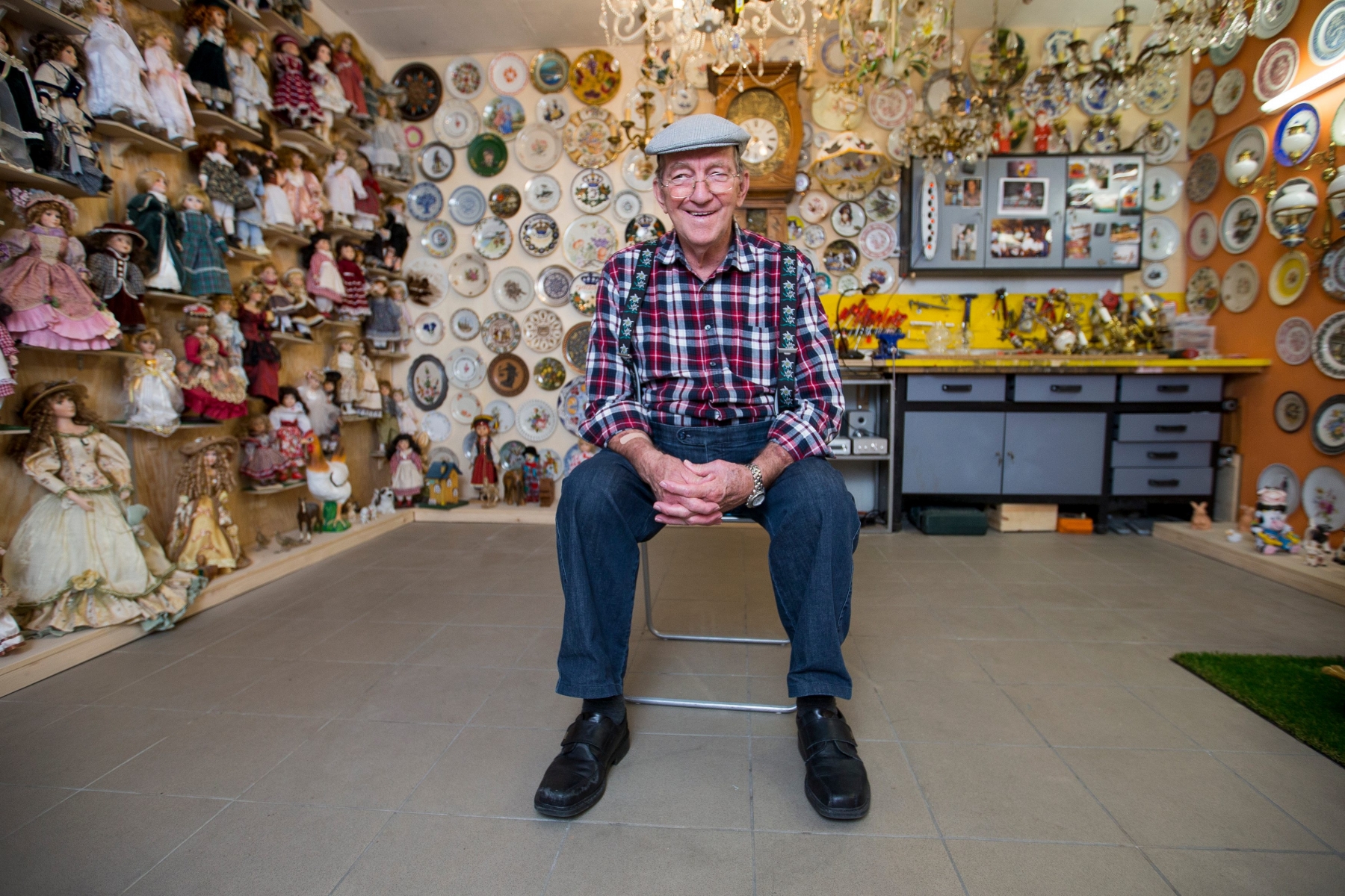 Nyon, mercredi 19 octobre 2016
Portrait de Reynald Nidecker "Tintin" à son garage musée à Nyon

Sigfredo Haro Portrait Reynald Nidecker, Nyon