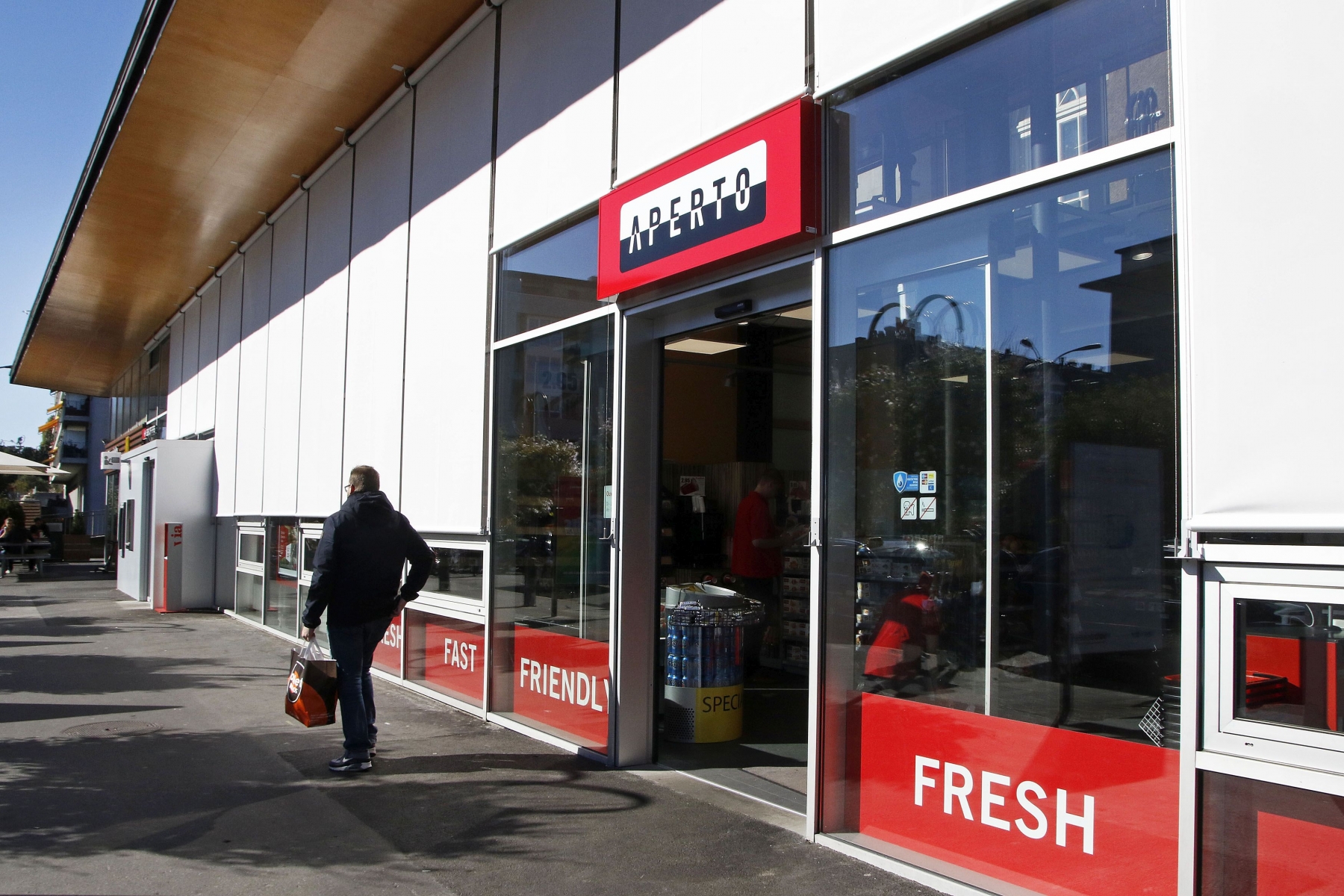 Ouvert initialement sur la plac en 2011, le magasin Aperto s'étale désormais à l'intérieur de la gare sur des surfaces agrandies.