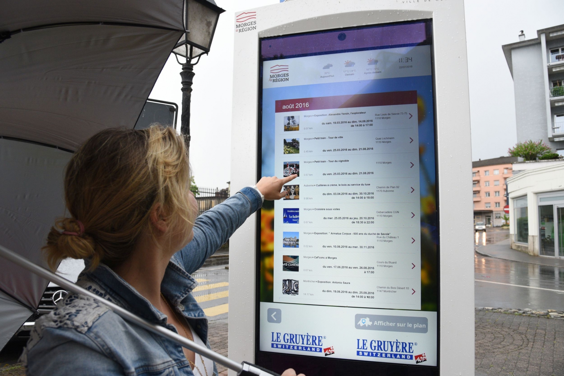 Bornes actuelles d'informations pour les touristes à Morges 
photo Michel Perret