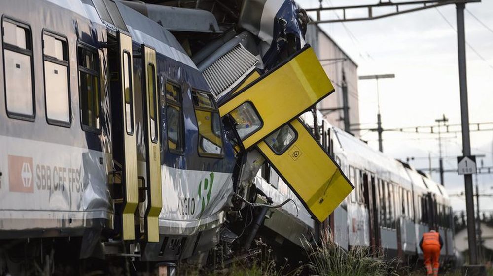 Le conducteur de ce dernier, âgé de 24 ans, a perdu la vie et 26 personnes ont été blessées, dont six grièvement.