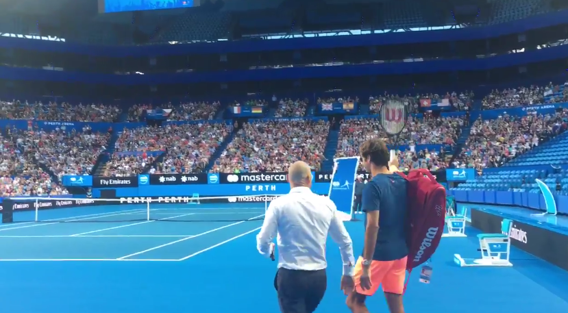 L'attente est grande en Australie, où Roger Federer effectue son retour à la compétition après près de six mois d'absence.